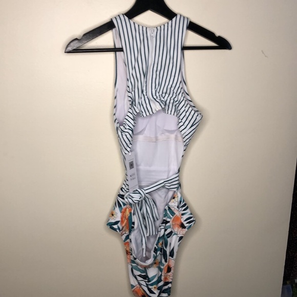NWT Cupshe swimsuit - Picture 4 of 6